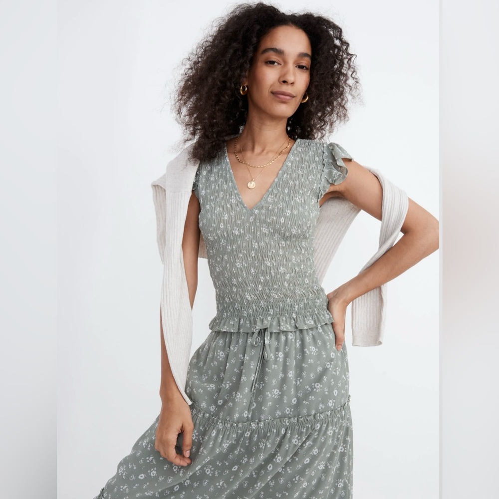 Madewell Lucie V-Neck Smocked Top in Cottage Garden with Pull-On Maxi Skirt